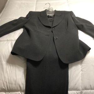 Tahari Pant suit
